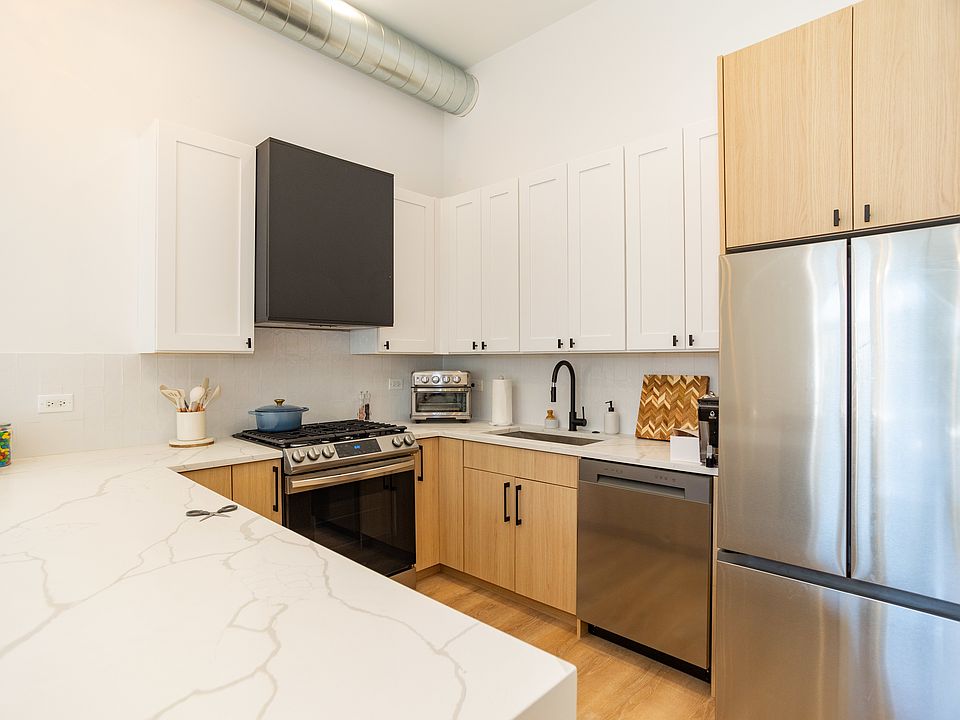 1st image of 618 W Wrightwood Ave #3