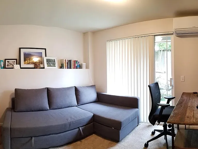 4454 Woodland Park Ave N — Photo 9