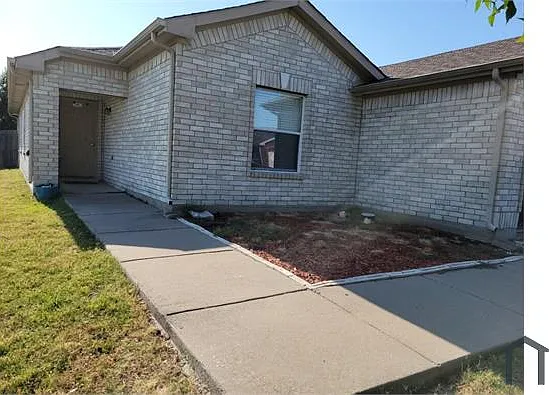 1669 Crown Point Dr — Photo 4
