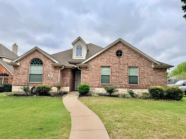 900 Ascension Dr, Hurst, TX 76053
