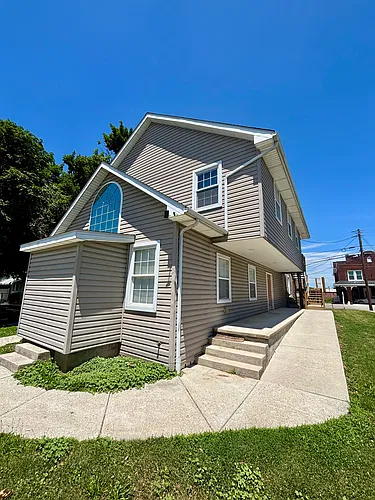256 3rd St #C Photo 1