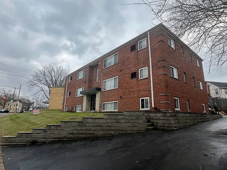 4801 Madison Rd — Photo 2