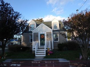 24 Orchard St, Keyport, NJ 07735