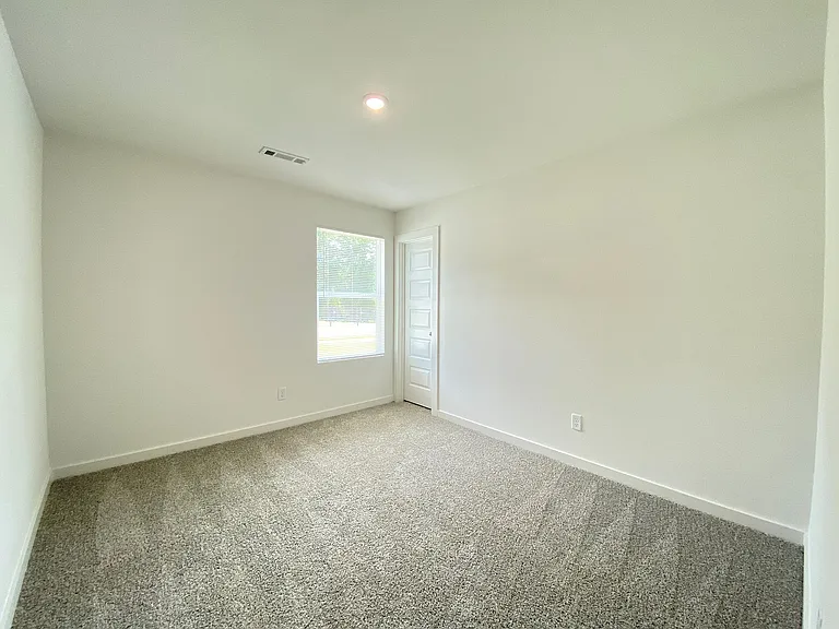 8424 Oxford Valley Dr — Photo 4