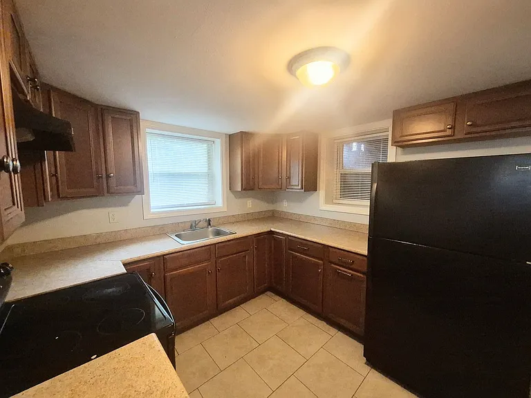 14 Edgewood Rd #13 — Photo 7