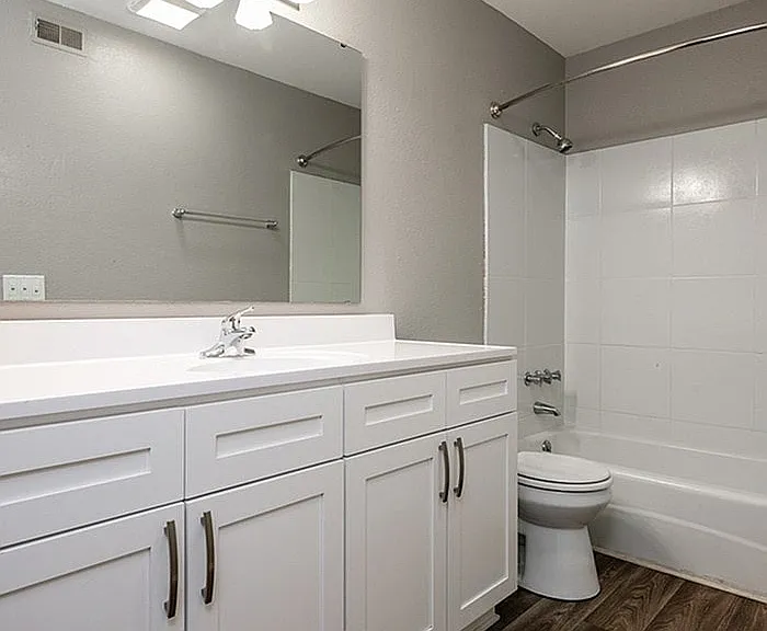 Central Pointe — Photo 25