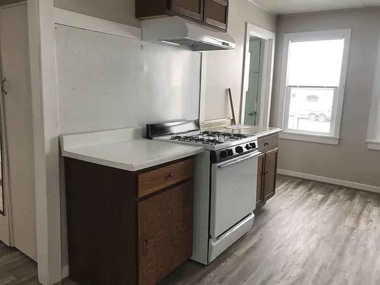 216 N Noble St — Photo 8