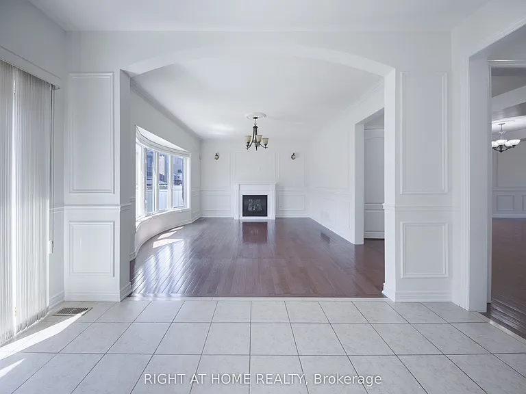 11 Amstel Ave — Photo 10