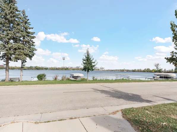 525 S Shore Dr, Madison, WI 53715