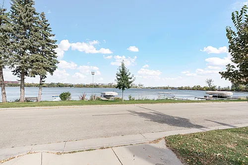 525 S Shore Dr Photo 1