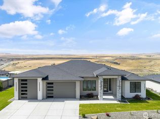7541 W 22nd Pl, Kennewick, WA 99337