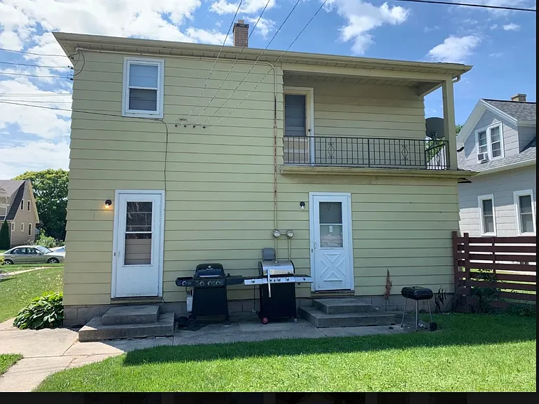 1610 Division Ave — Photo 5