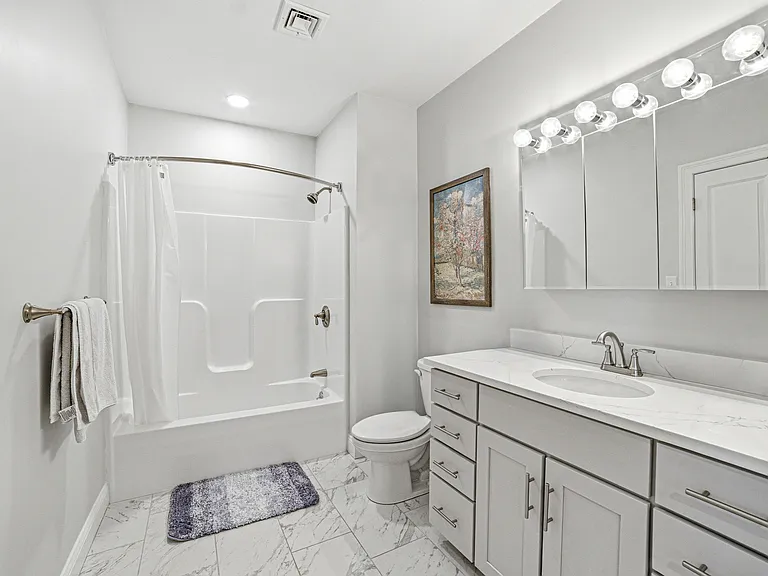 320 Middlesex Ave #D208 — Photo 12