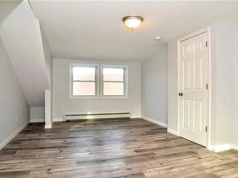 118 Webb Ave — Photo 13