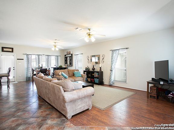 4th image of 164 Whitewing Way