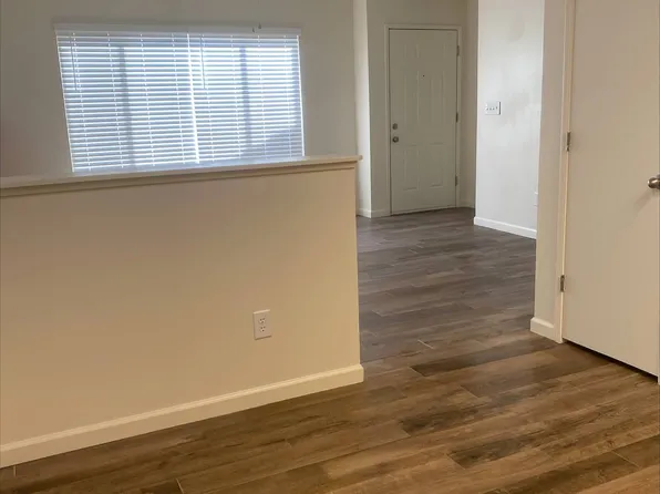 2854 Bright St #2854, Tulare, CA 93274