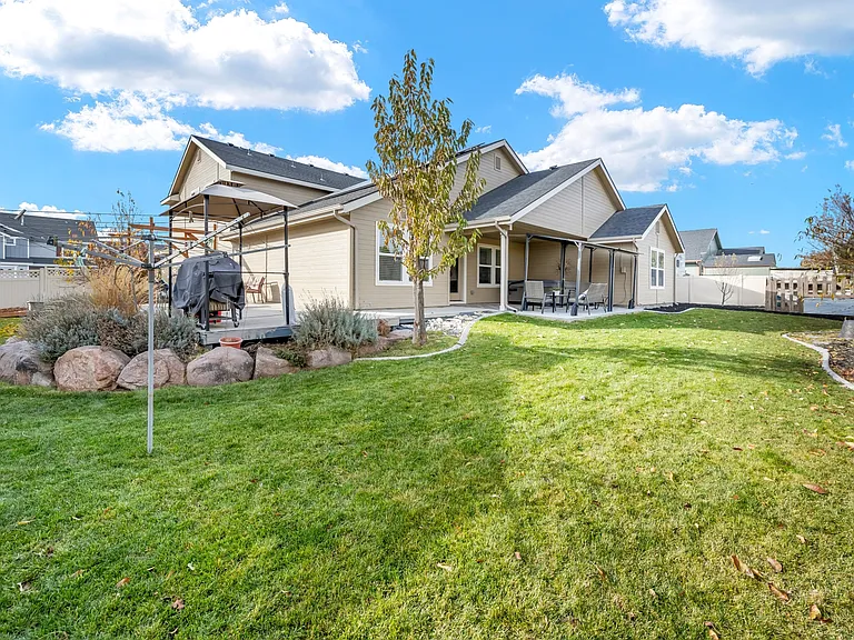 15648 Cumulus Way — Photo 42