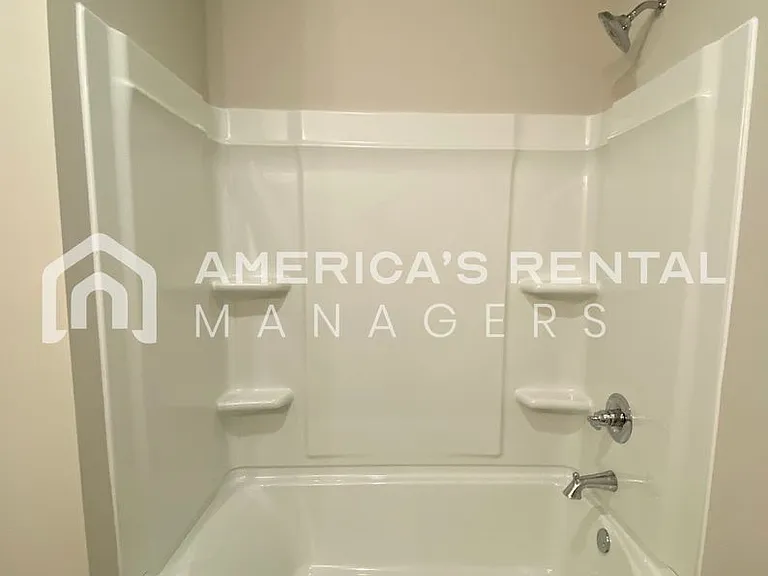 225 Avalon Way — Photo 31