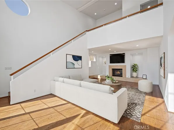 8246 Woodshill Trl, Los Angeles, CA 90069