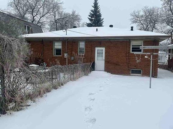 2nd image of 2219 6th Ave E