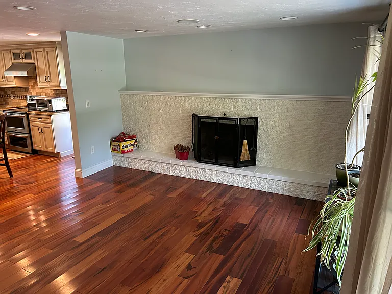 Hardwood flooring and recessed lighting