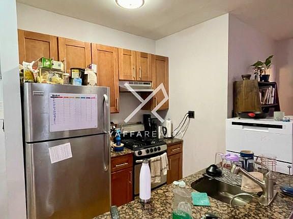 4th image of 382 Montgomery St APT 3B