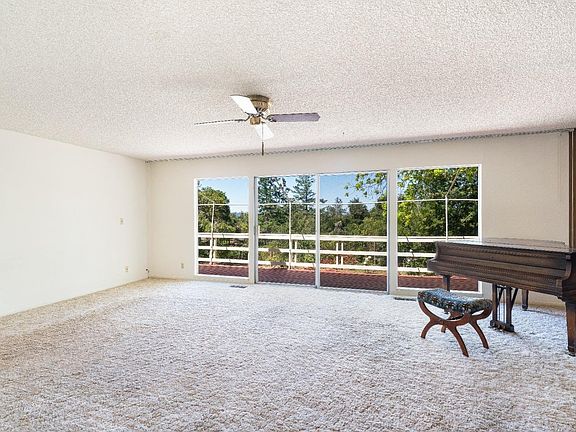 5th image of 320 Brookside Drive