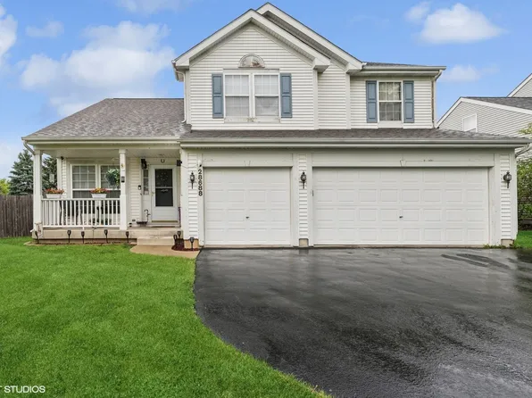 28688 W Schlesser Dr, Lakemoor, IL 60051