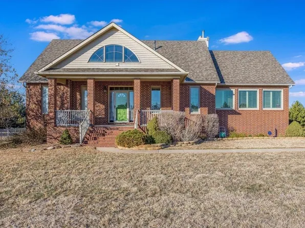 6301 Briar Rose Ln, Valley Center, KS 67147