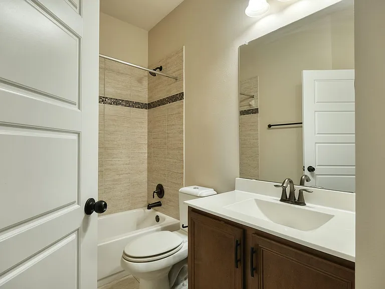 7320 Easy Wind Dr — Photo 7