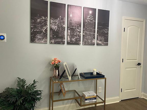 Entryway/living room