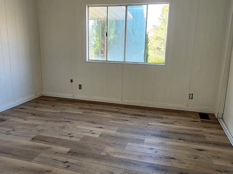 216 Kearns Dr — Photo 13