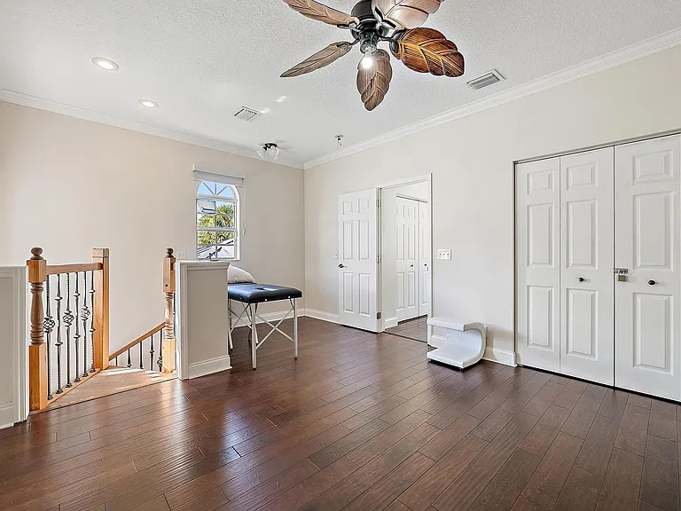 542 N Cypress Dr — Photo 22