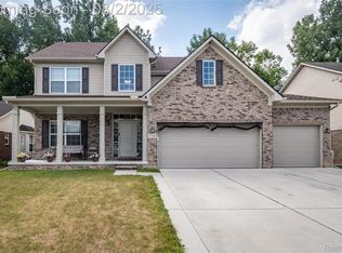 17341 Spartan Dr, Brownstown, MI