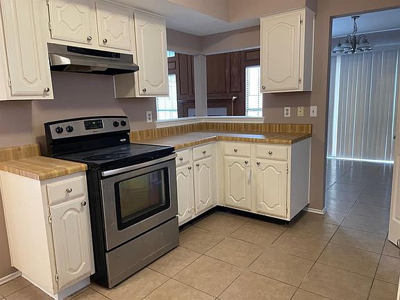 2nd image of 8226 Woodland Willows Dr