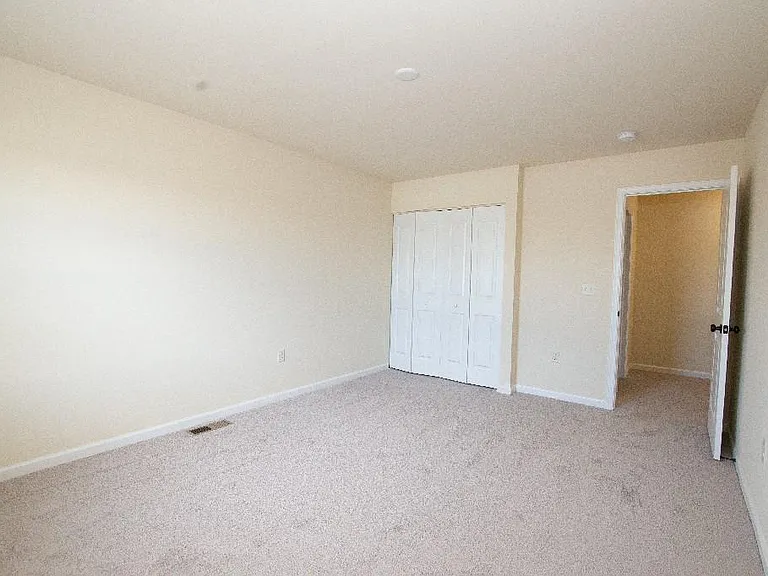 2 Skip Ln — Photo 30
