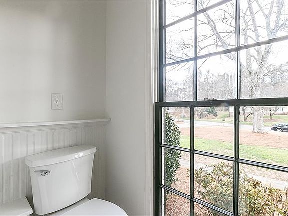 3rd image of 245 Saddle Horn Cir