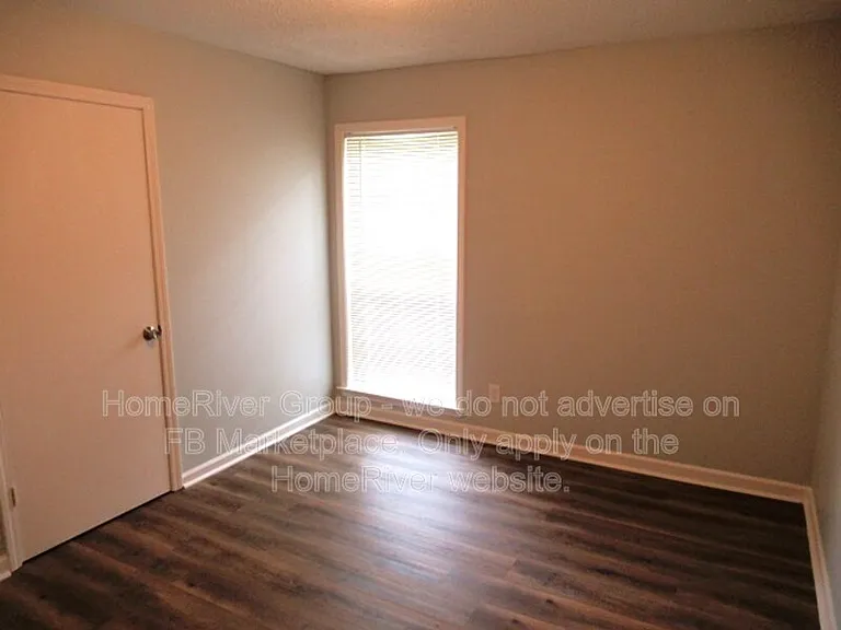 2798 Ashbriar Cv — Photo 11