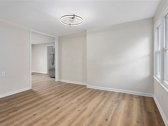 4th image of 3628 N Cypress Ave