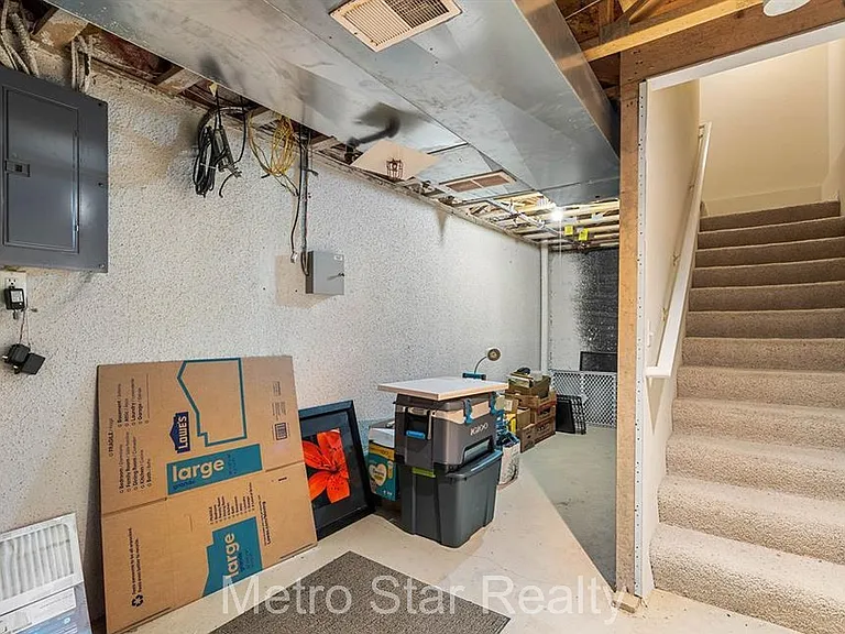 120 N Village Way — Photo 17