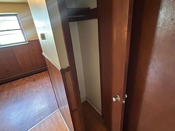 3rd image of 135 Oakland Rd APT 2