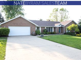 10 Everett Dr, Bismarck, IL 61814