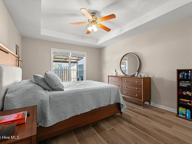 119 Grove Landing Ct — Photo 15