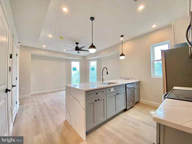 6100 Ridge Ave #3 — Photo 4