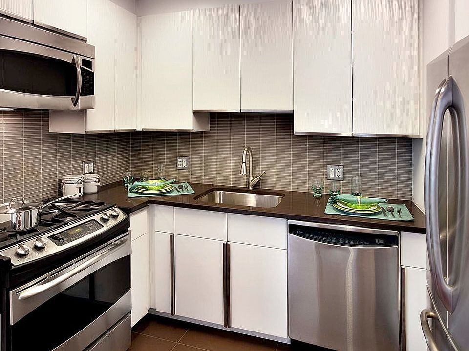1st image of 200 W 67th St APT 9G