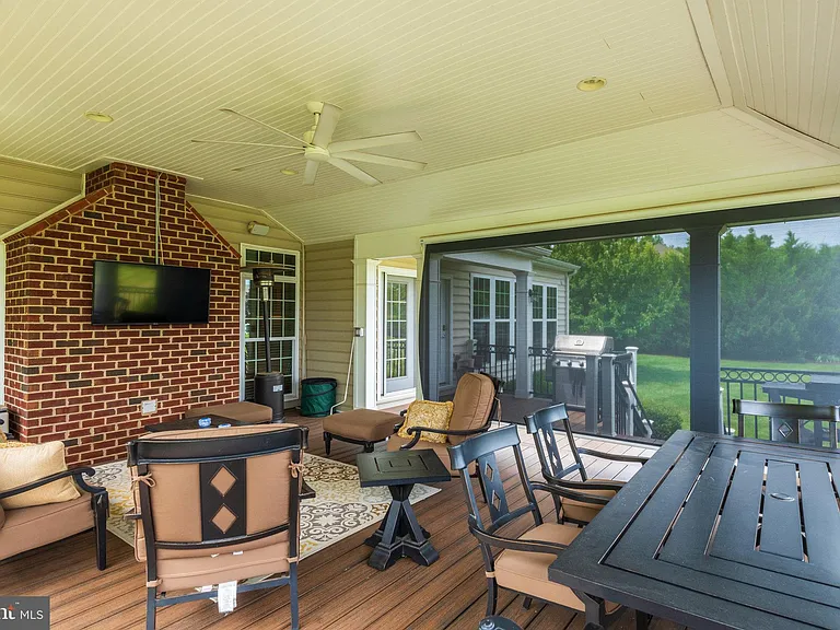 41398 Hagley Pl — Photo 43