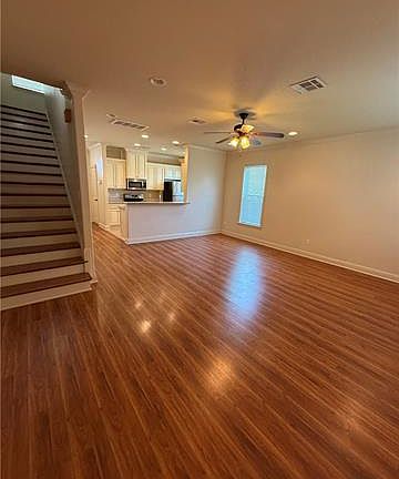 3rd image of 6755 Bellaire Dr