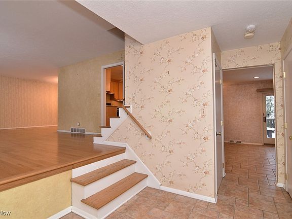 4th image of 6459 Derby Dr