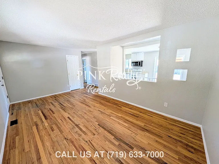 97 Sumac Dr — Photo 7