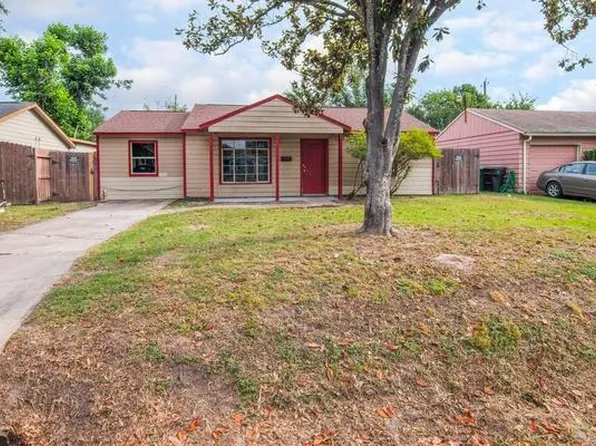 3322 McCrarey Dr, Houston, TX 77088